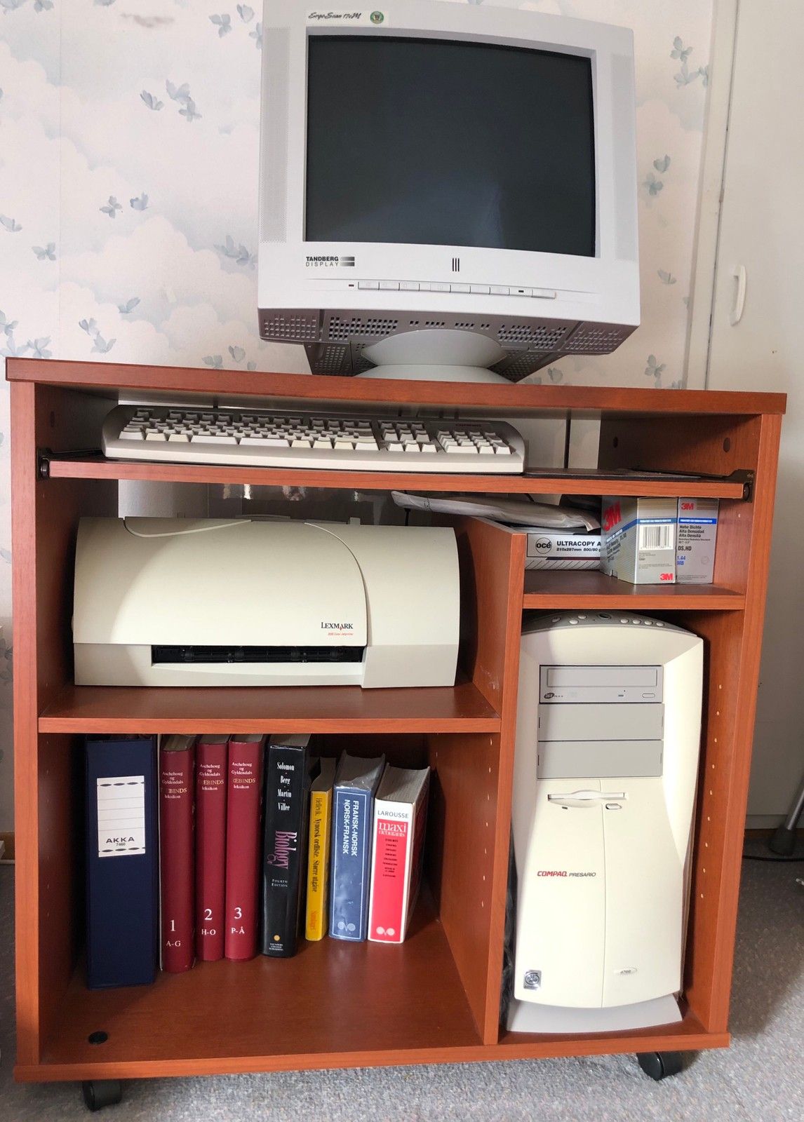 PC bord | FINN.no PC bord mkontorstol | FINN.no