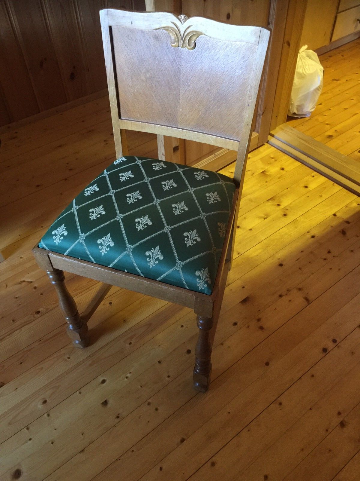 Flott spisestue gis bort | FINN.no Flott gyngestol gies bort reservert | FINN.no