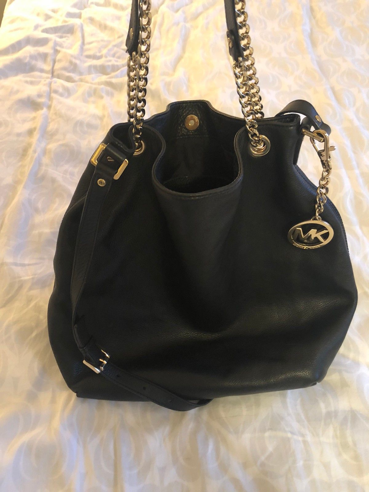Svart Michael Kors veske | FINN.no Svart Michael Kors veske | FINN.no
