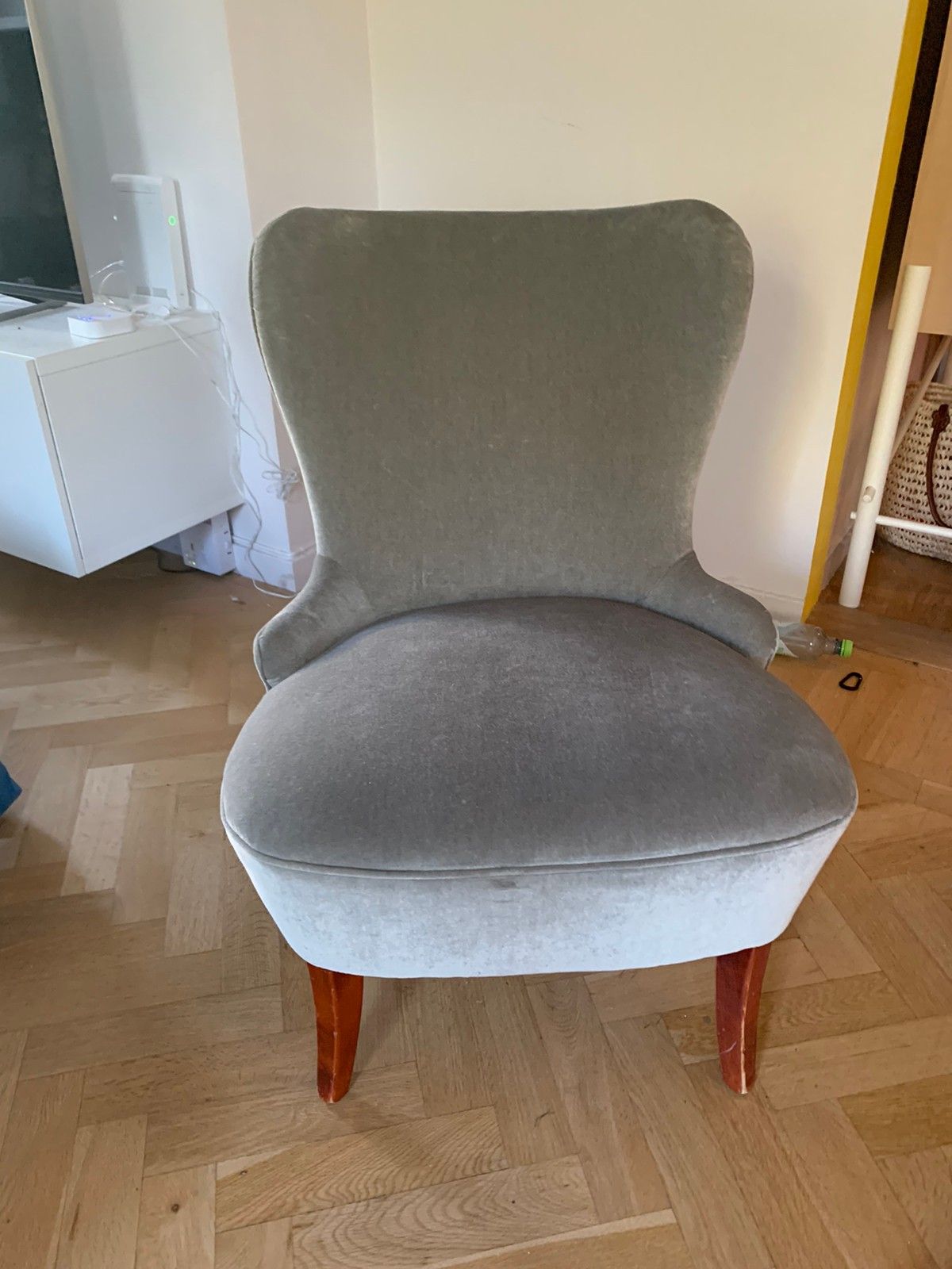Nett, liten vintage stol | FINN.no Gammel og nett stol | FINN.no