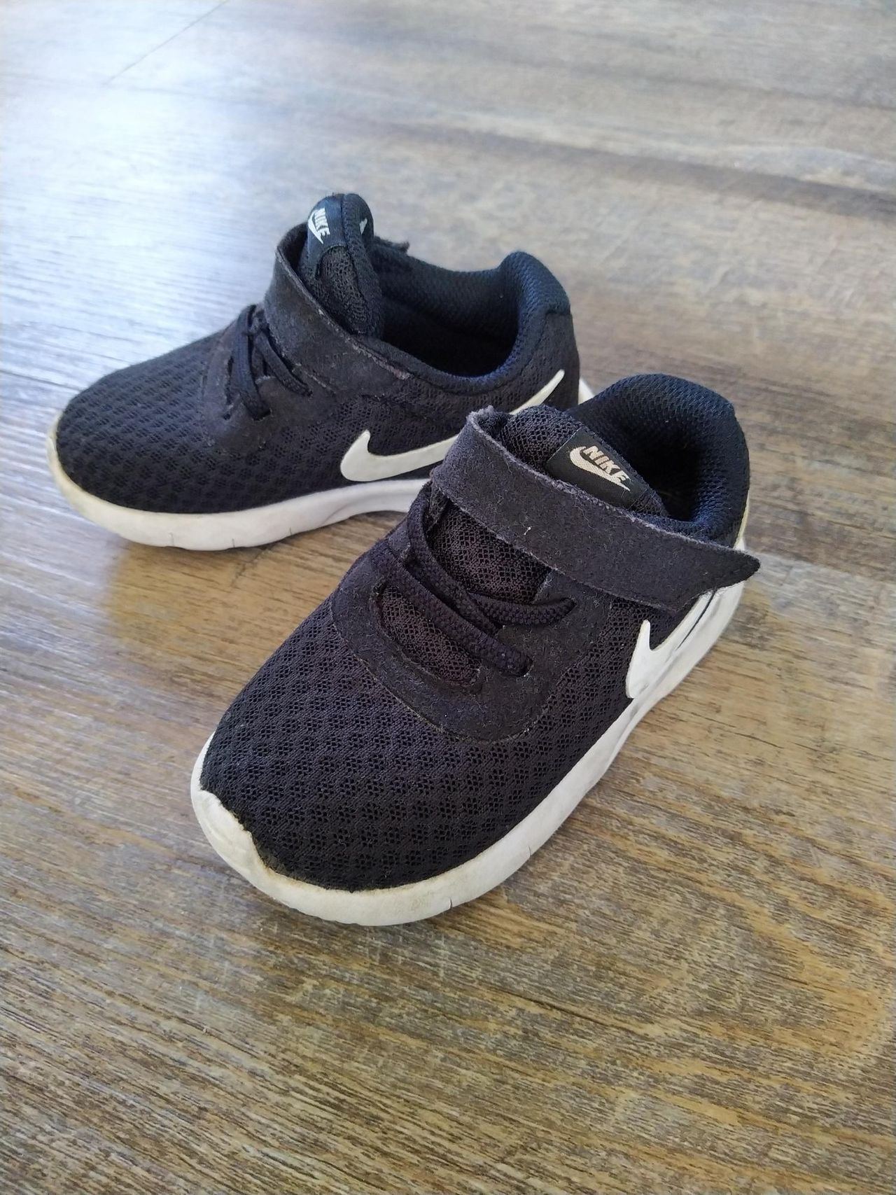 Nike sko str. 23,5 | FINN.no Pent brukt Nike Sko str 23,5 | FINN.no