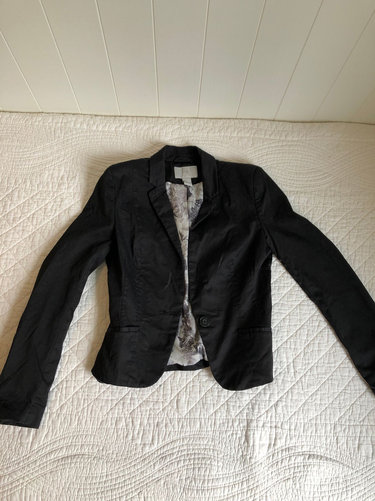 Sort blazer Kjøpe, selge og utveksle annonser finn den Jakke h m svart str Kjøpe, selge og utveksle annonser de