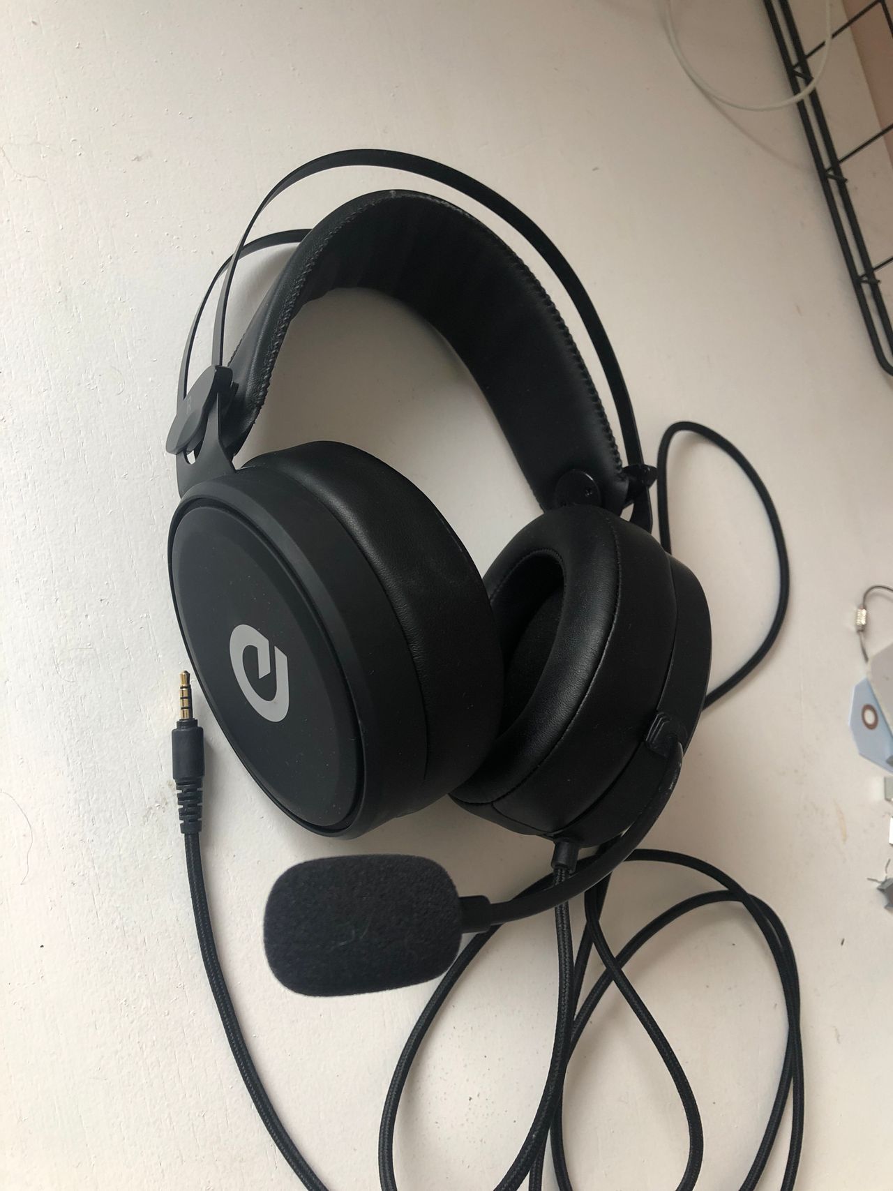 Exibel gaming headset selges billig | FINN.no Lite brukt Logitech G Pro X gaming hodetelefoner selges