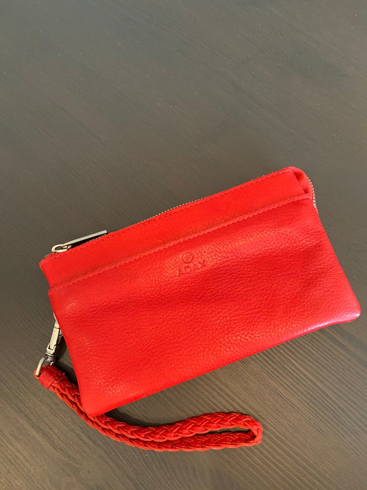 Adax veske | FINN.no Adax clutch i rødt skinn | FINN.no