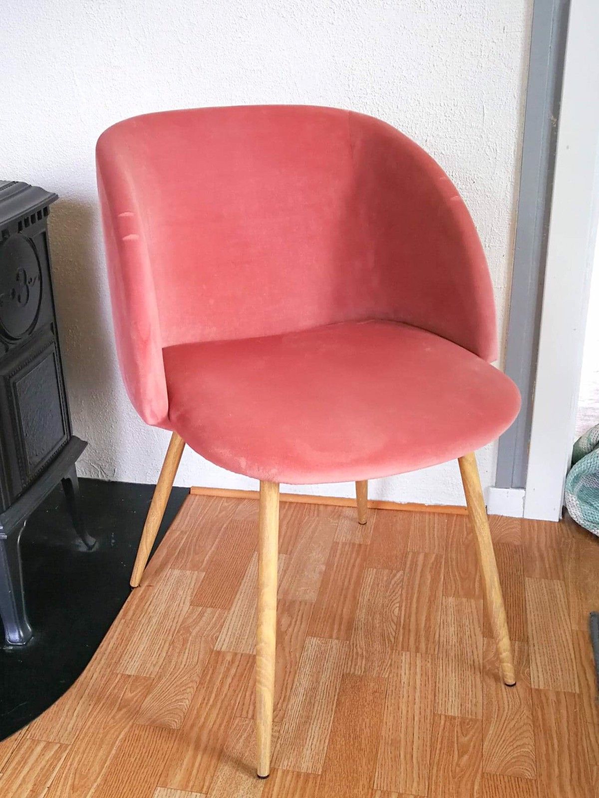 2 stk Søstrene Grene stoler selges samlet | FINN.no 2 lekre søstrene grene stoler i rosa velur | FINN.no