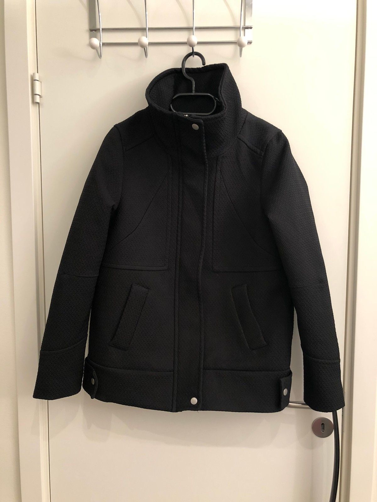 HM Sort jakke i størrelse 36 (nyubrukt) | FINN.no Jakke fra H&M (ubrukt mmerkelapp) | FINN.no