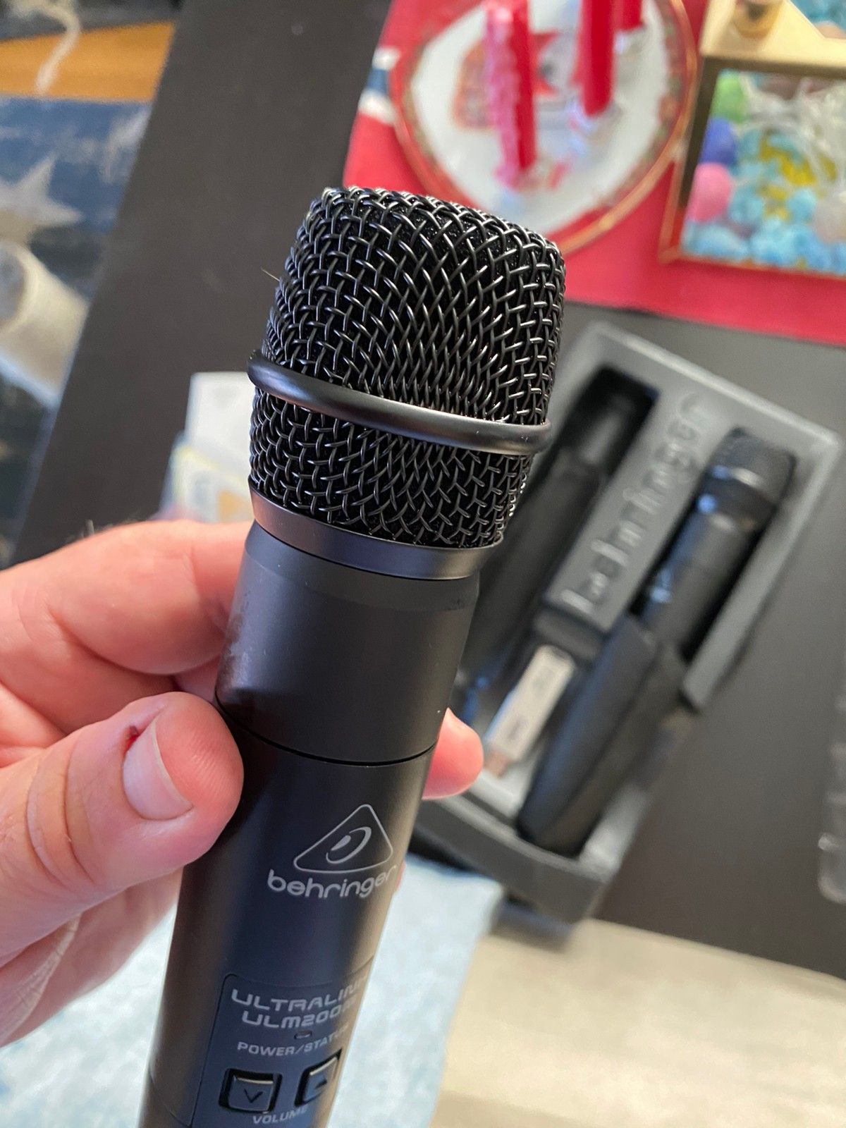 Trådløse behringer mikrofoner selges | FINN.no Trådløse mikrofoner 33% | FINN.no