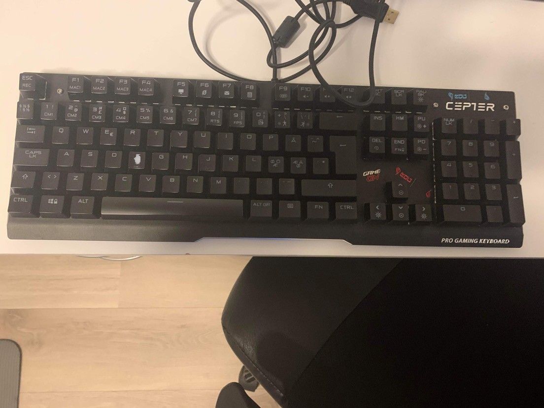 Cepter X 13 Pro gamer | FINN.no Cepter X 13 Pro gamer | FINN.no