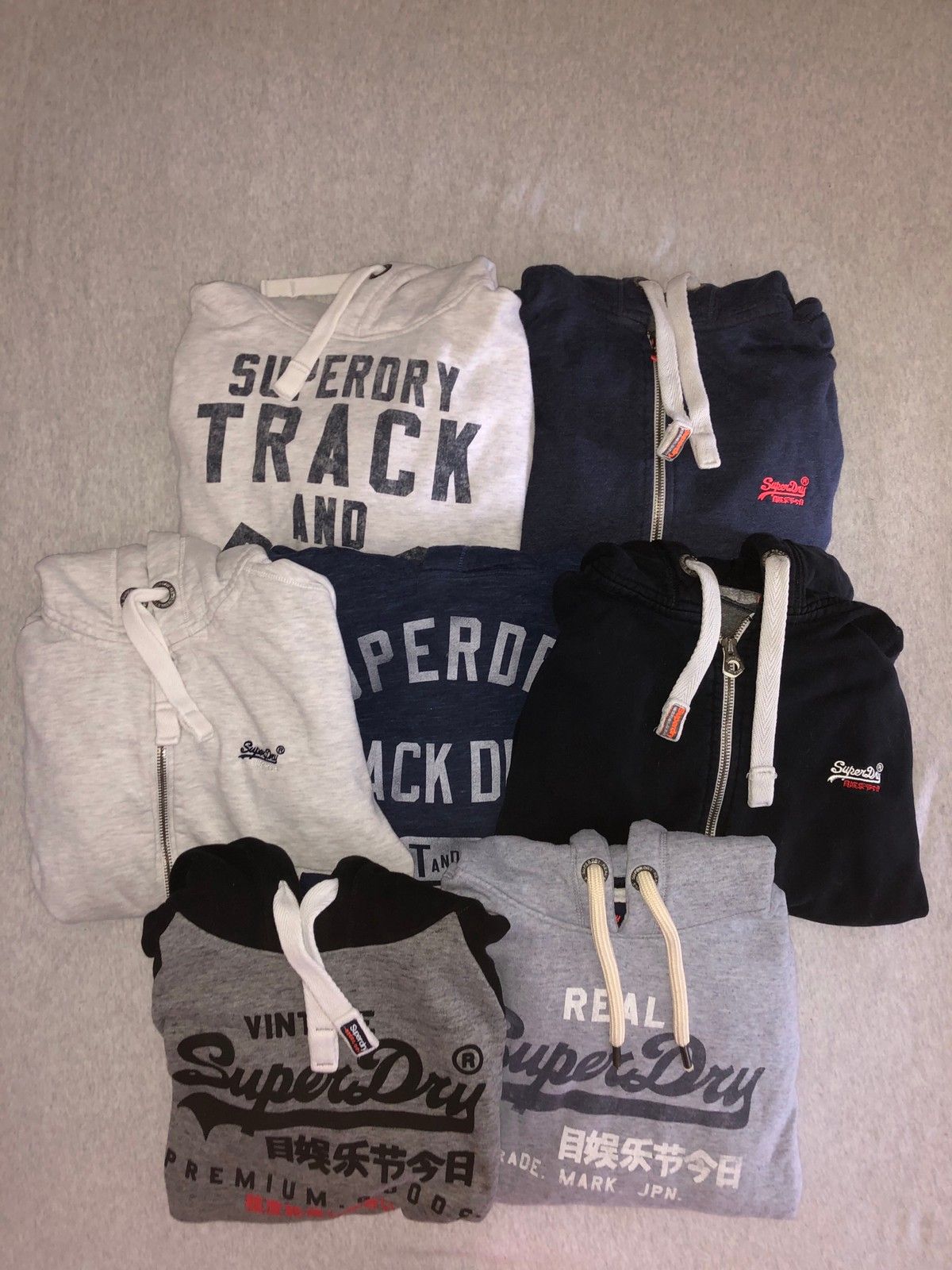 Pent brukt Superdry hettegensere | FINN.no Pent brukt veske fra Superdry (barnestørrelse) | FINN.no