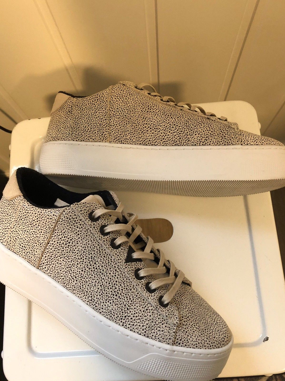 Nye ubrukte sko selges.Merker :Asfvlt ,Skechers og HUB.Str Nye ubrukte sko selges.Merker :Asfvlt ,Skechers og HUB.Str
