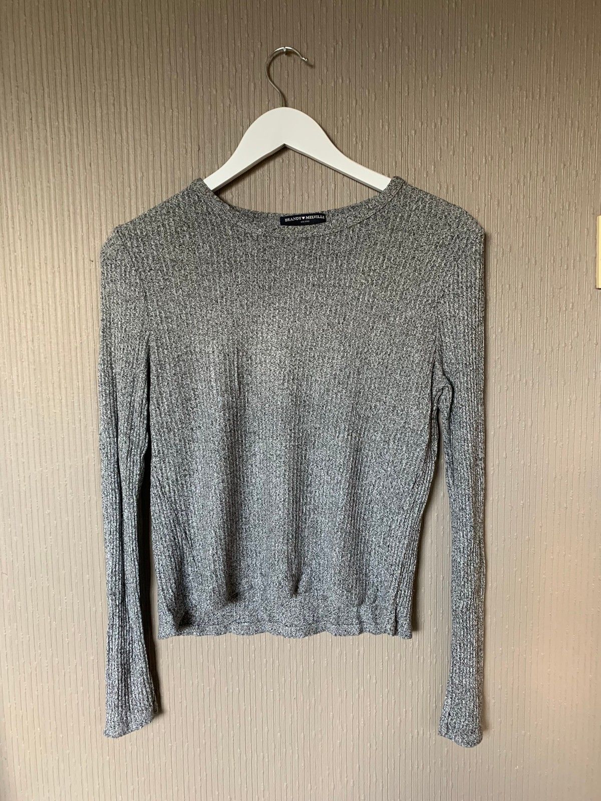 Brandy Melville topp | FINN.no Brandy melville genser | FINN.no