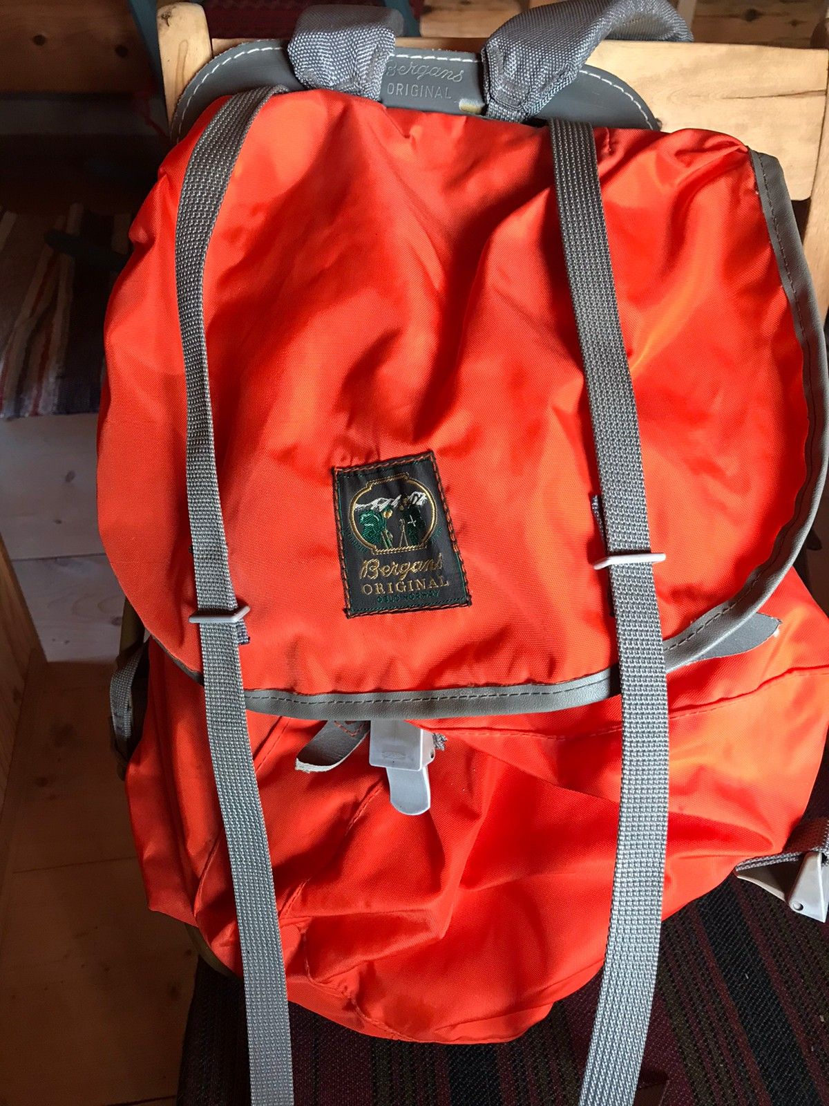 Ny pris! Original Bergand ryggsekk til salgs | FINN.no Ryggsekk for dame ca 40 liter, tilsalgs | FINN.no