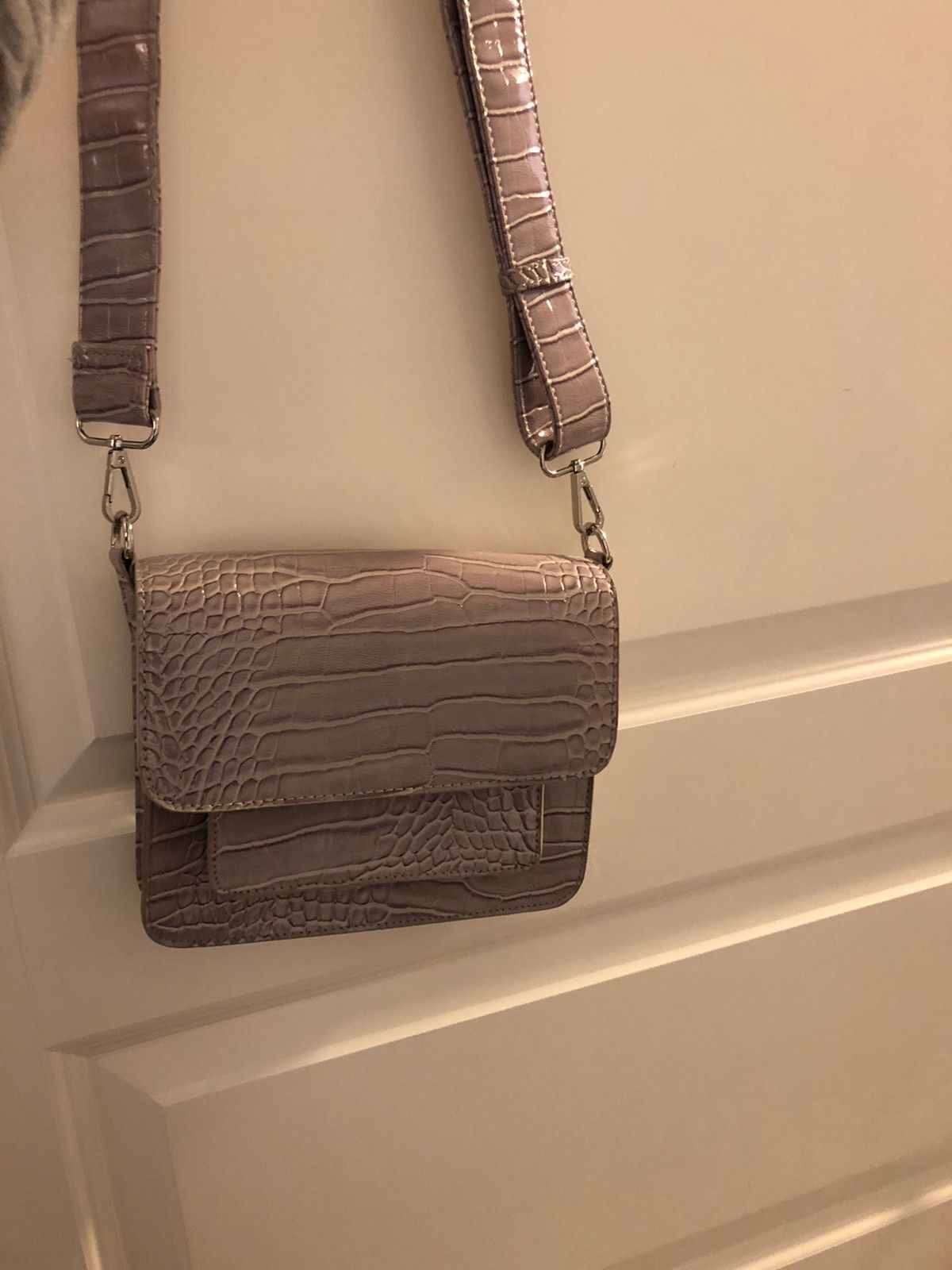 Helt ny veske fra Hvisk. Beige farge | FINN.no Hvisk veske | FINN.no