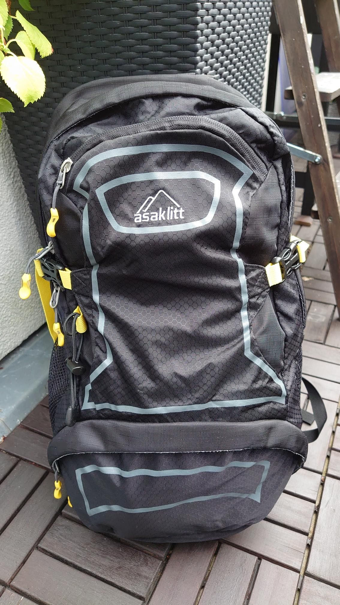 Asaklitt ryggsekk 25 liter | FINN.no Asaklitt ryggsekk 25 liter | FINN.no