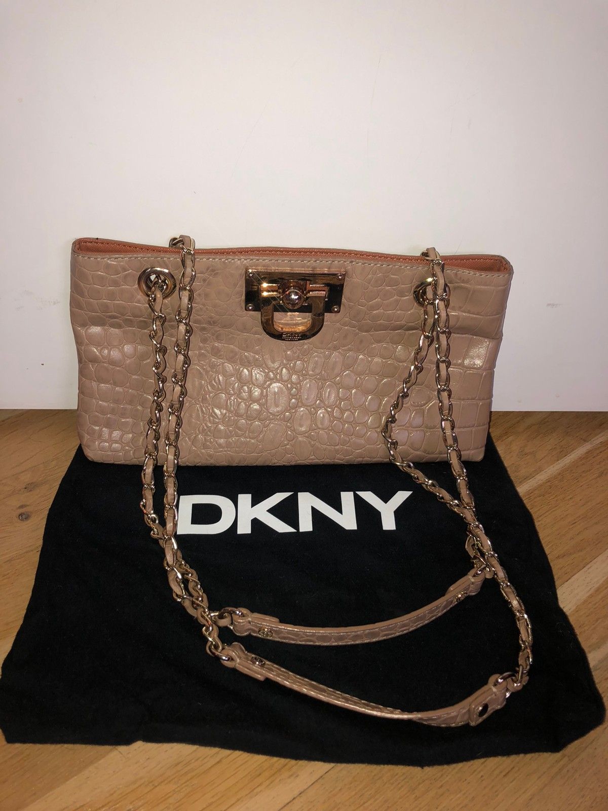 DKNY veske | FINN.no Dkny veske til salg ! | FINN.no