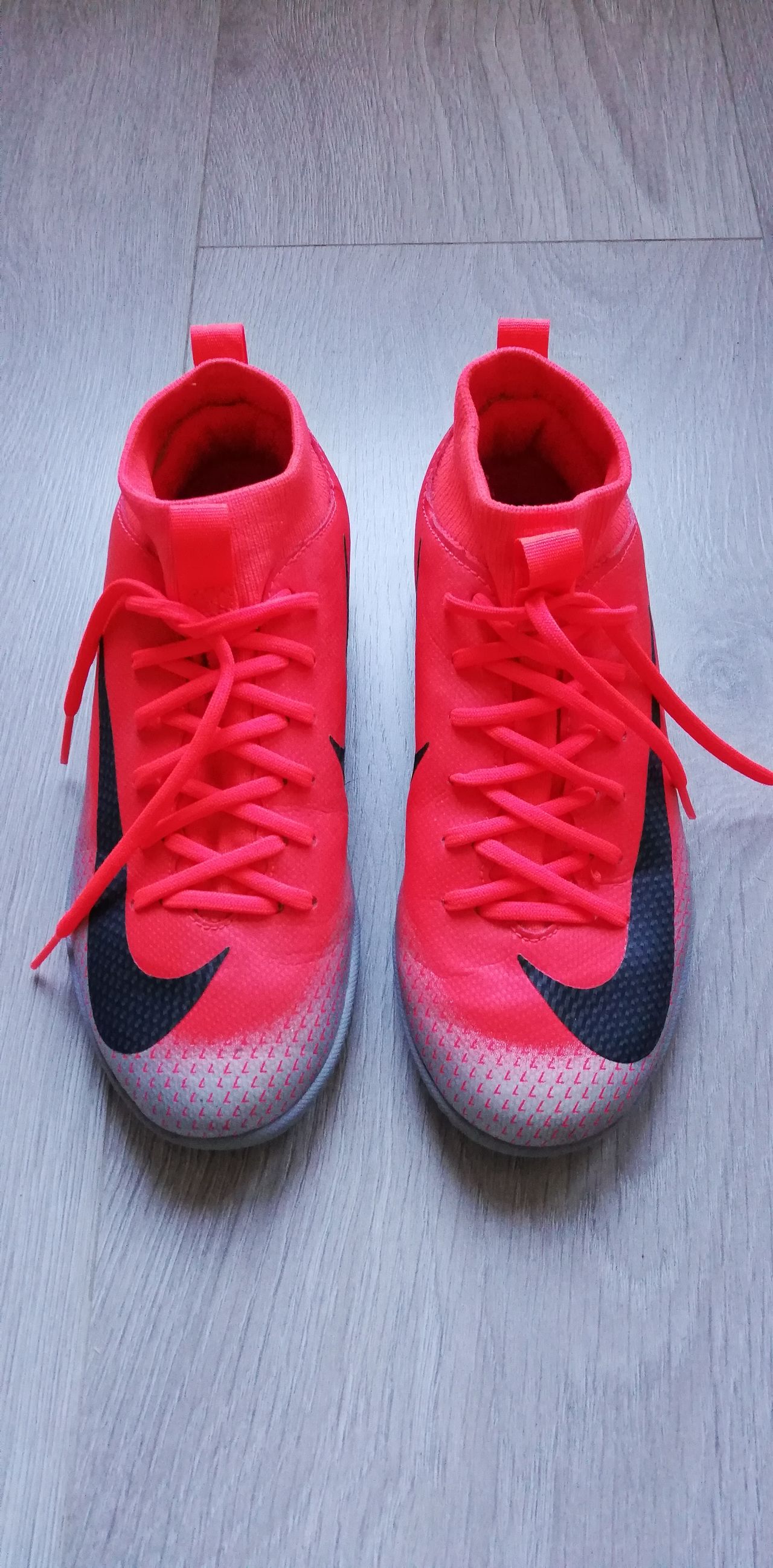 Nike Mercurial fotballsko str 34 | FINN.no sport sko str 34 Nike mercurial og str 35 Adidads | FINN.no