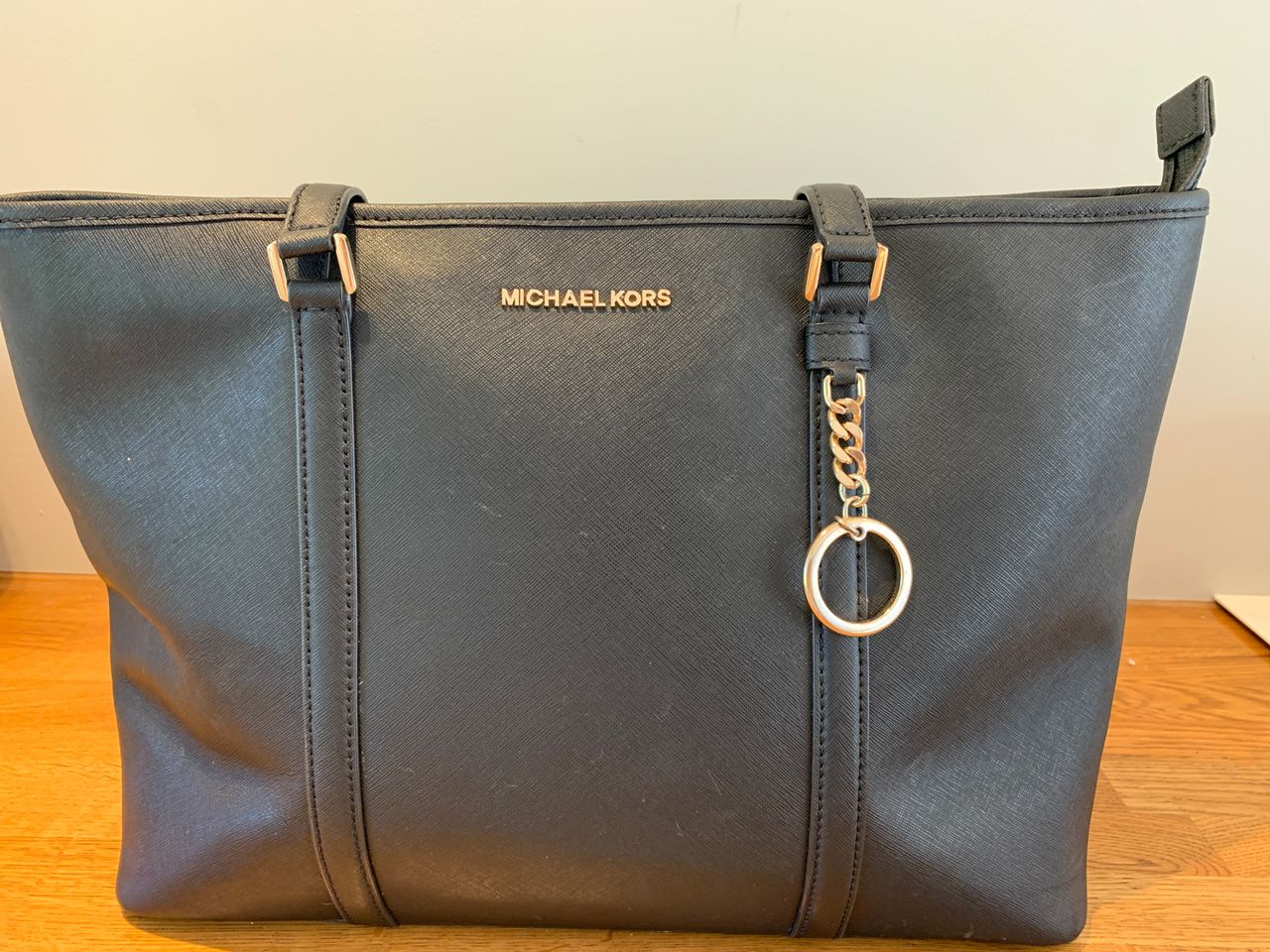 Svart Michael Kors veske | FINN.no innvendig michael kors veske