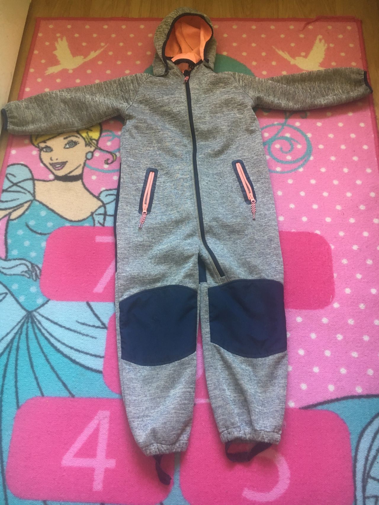 Høstvår dress i str 5 åt fra Name IT | FINN.no NameIT høstvår dress | FINN.no