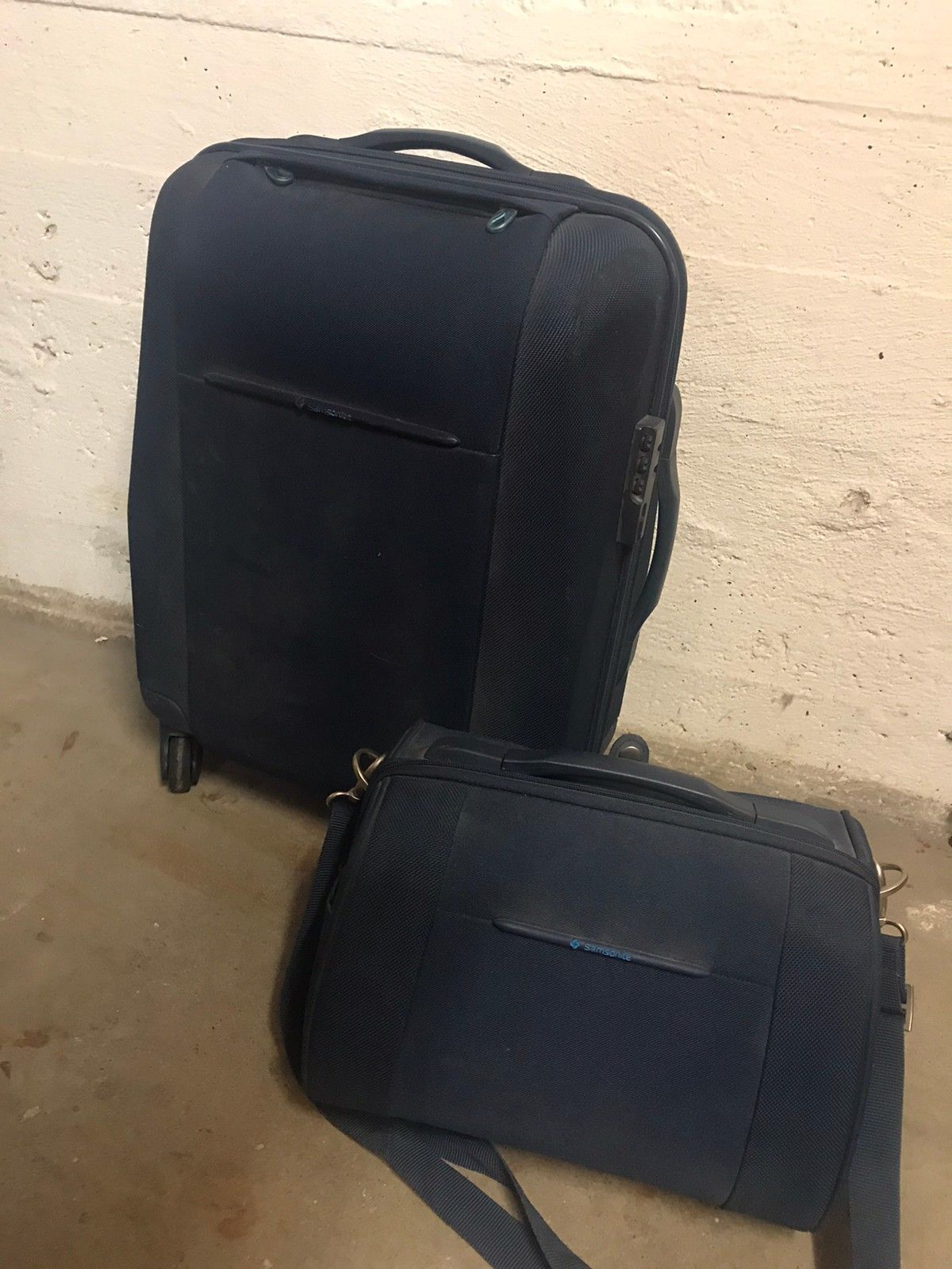 Samsonite koffert og toalettbag | FINN.no Samsonite koffert selges | FINN.no