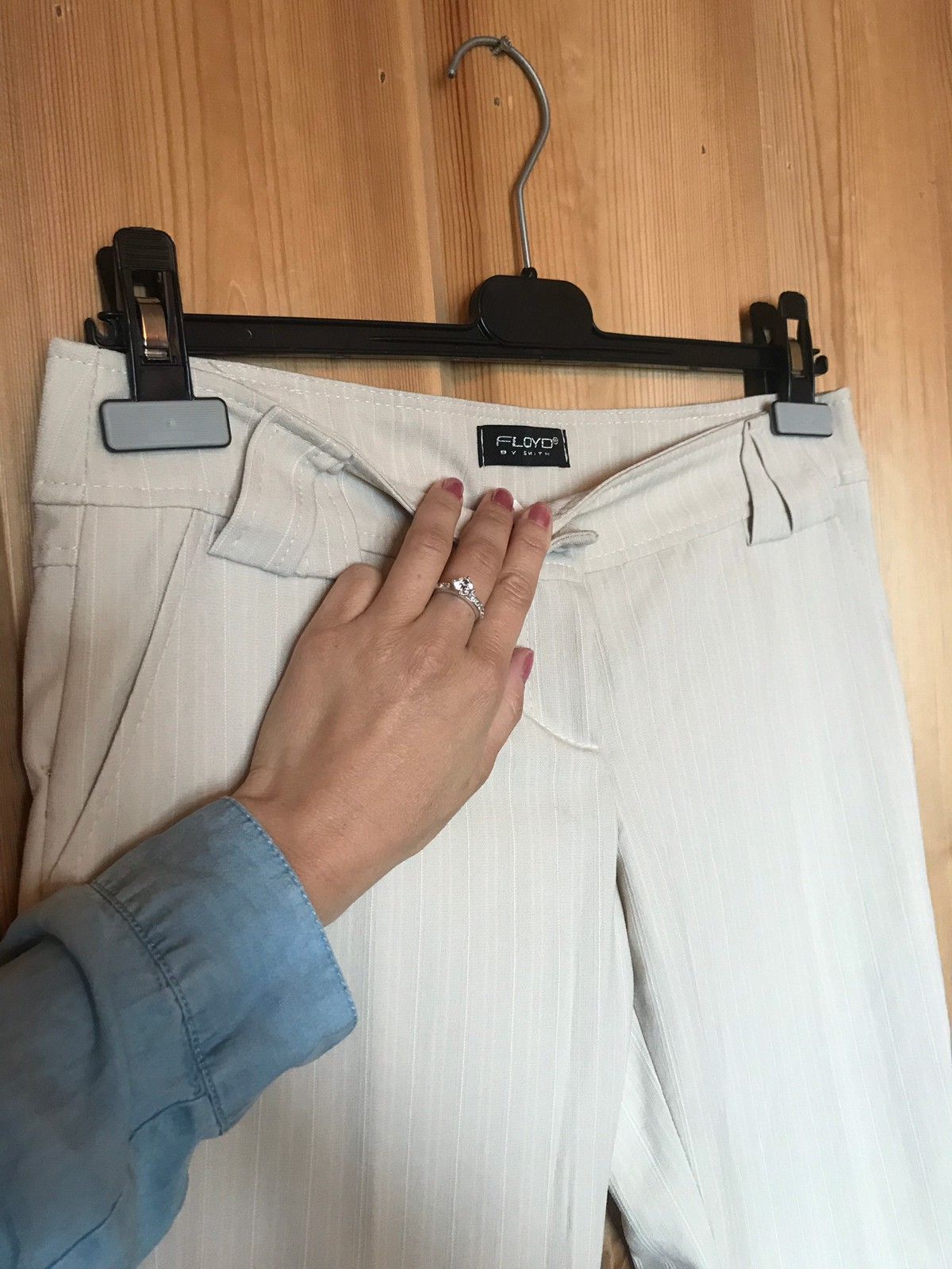 FLOYD dressbukse i beige, str S | FINN.no FLOYD dressbukse i beige, str S | FINN.no