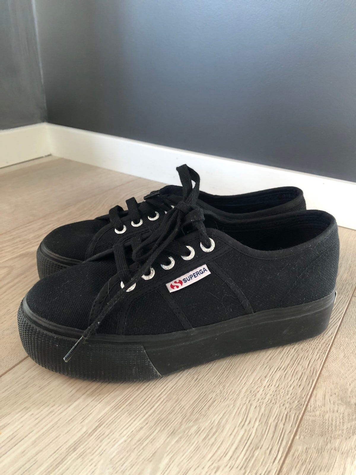 superga nere 37