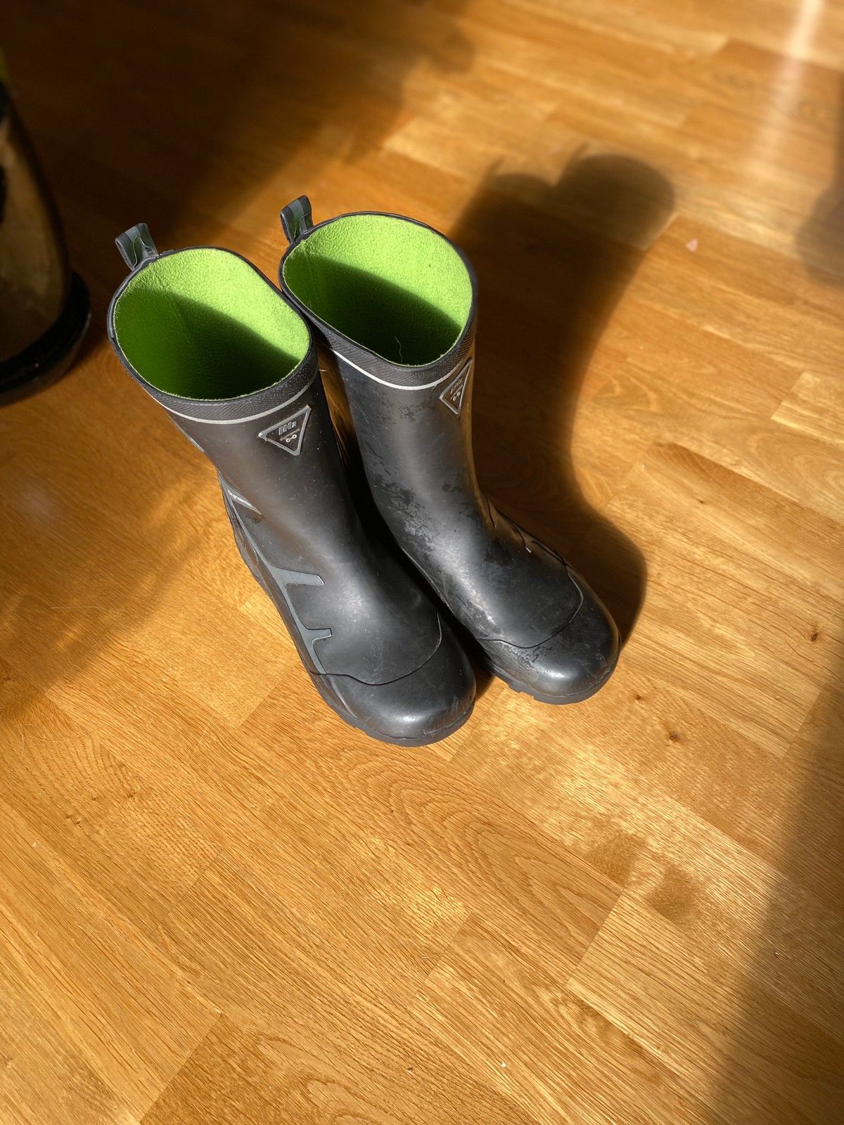 Nesten helt nye gummistøvler str 38 selges | FINN.no Helt nye gummistøvler fra Rainy Days! | FINN.no