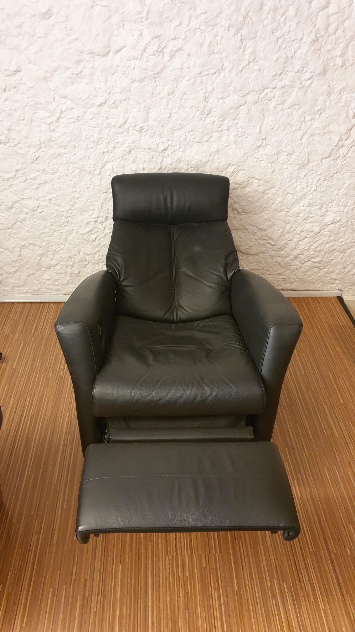 Svart Recliner lenestol i ekte skinn mmotor | FINN.no Svart Recliner lenestol i ekte skinn mmotor | FINN.no