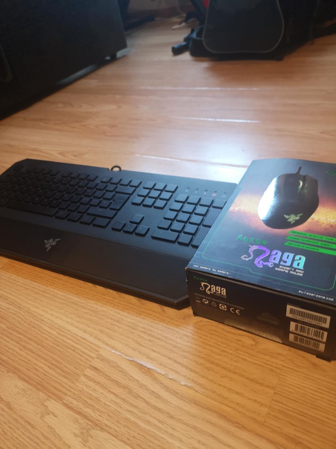 Razer Naga med Razer Deathstalker tastatur | FINN.no Razer DeathStalker Chroma Tastatur Komplett.no