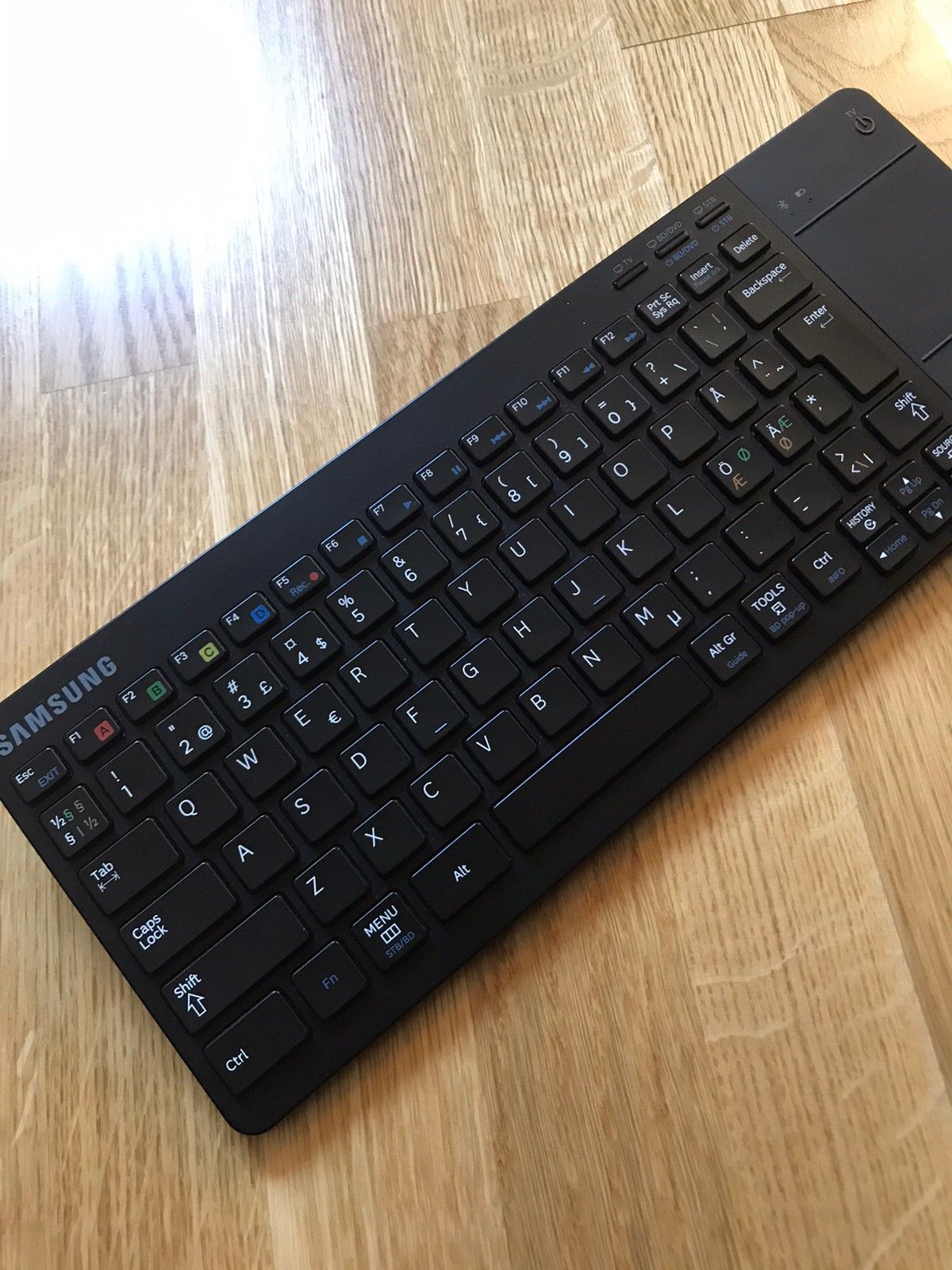 Samsung VG KBD1500 trådløst tastatur til TV | FINN.no Tastatur Samsung smart TV | FINN.no