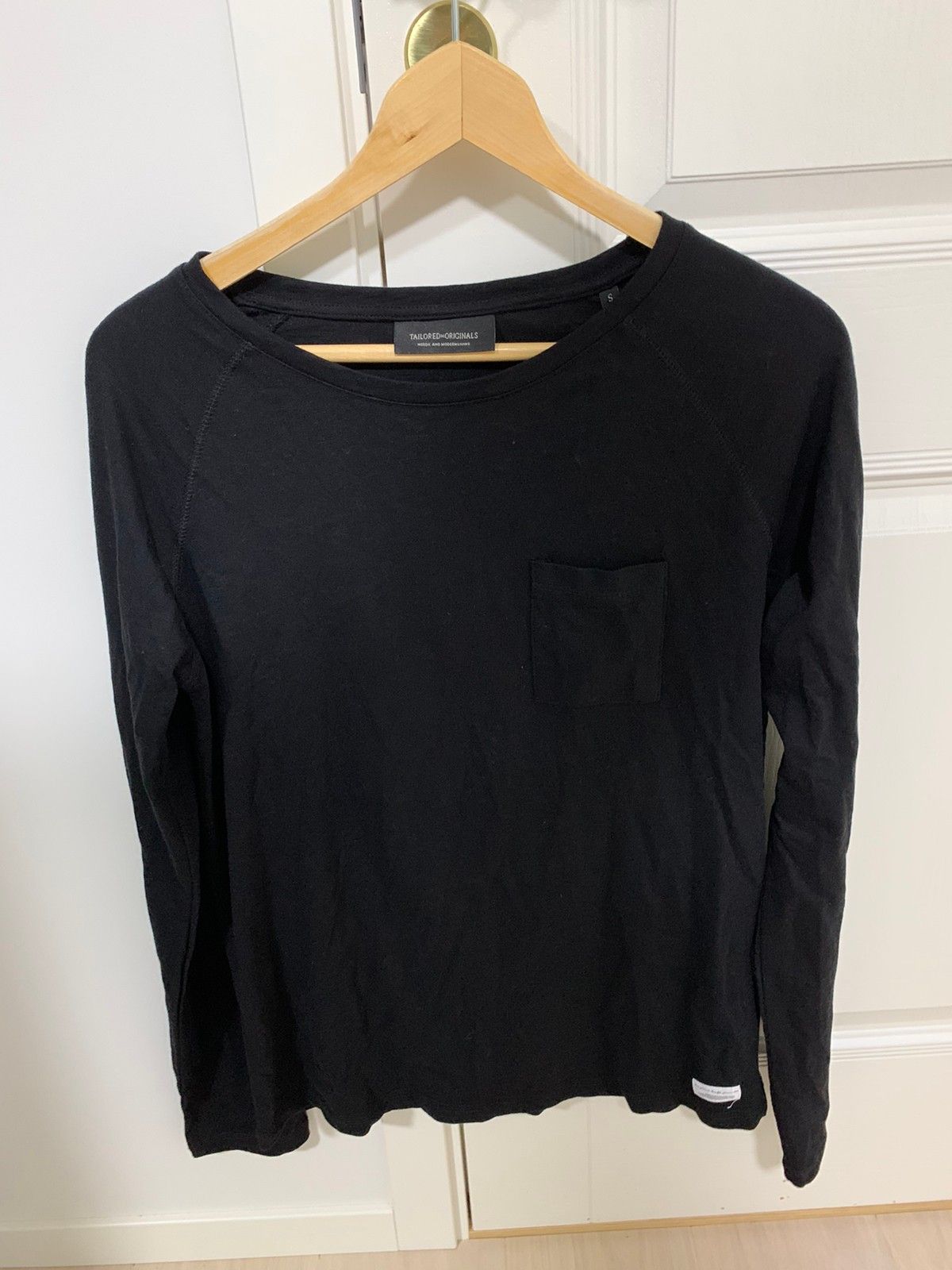 Tailored x originals svart genser | FINN.no Enkel svart genser selges billig! | FINN.no