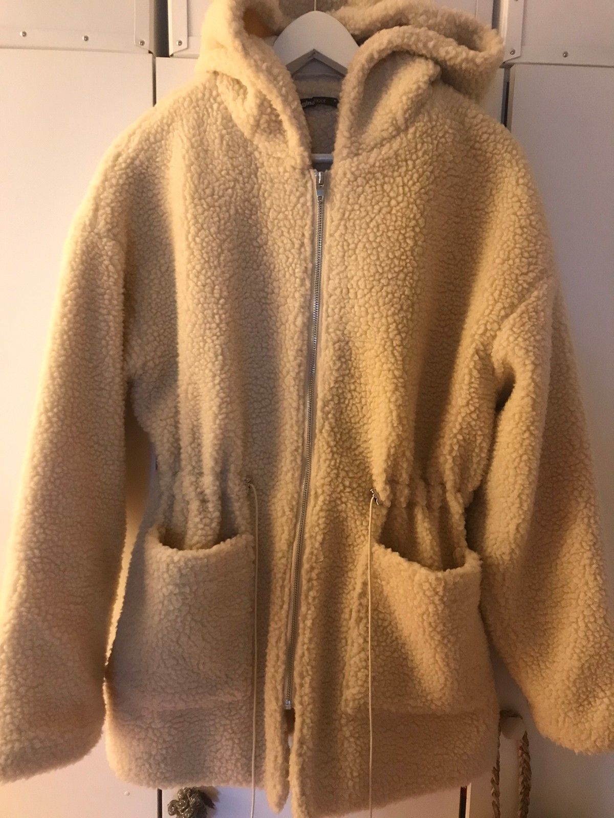 Teddy coat teddy jakke fra Gina Tricot. Kun brukt én gang Teddy coat teddy jakke fra Gina Tricot. Kun brukt én gang