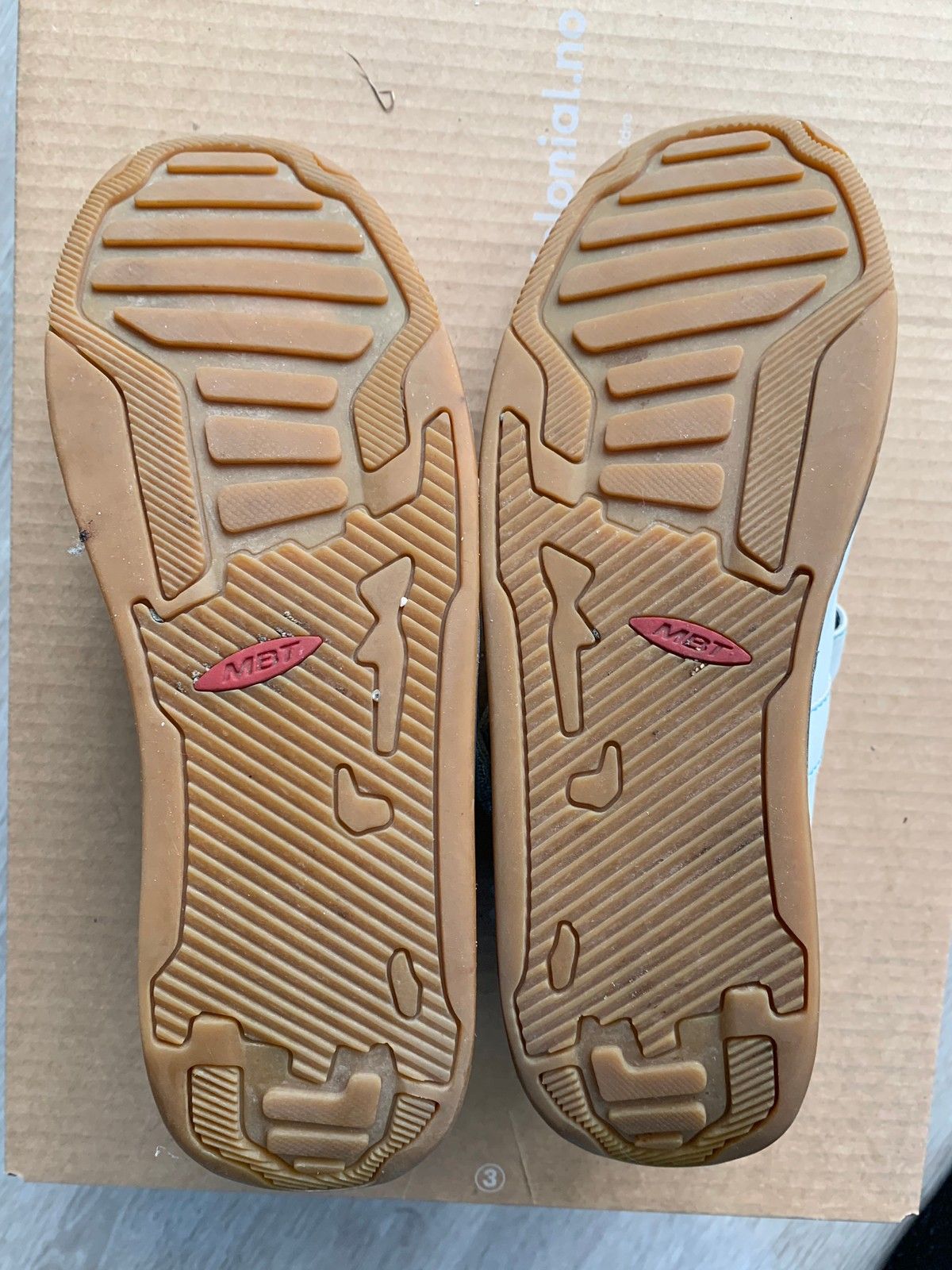 MBT sko og sandaler dame str. 42 | FINN.no Originale MBT sko, str. 42,5 NY PRIS | FINN.no