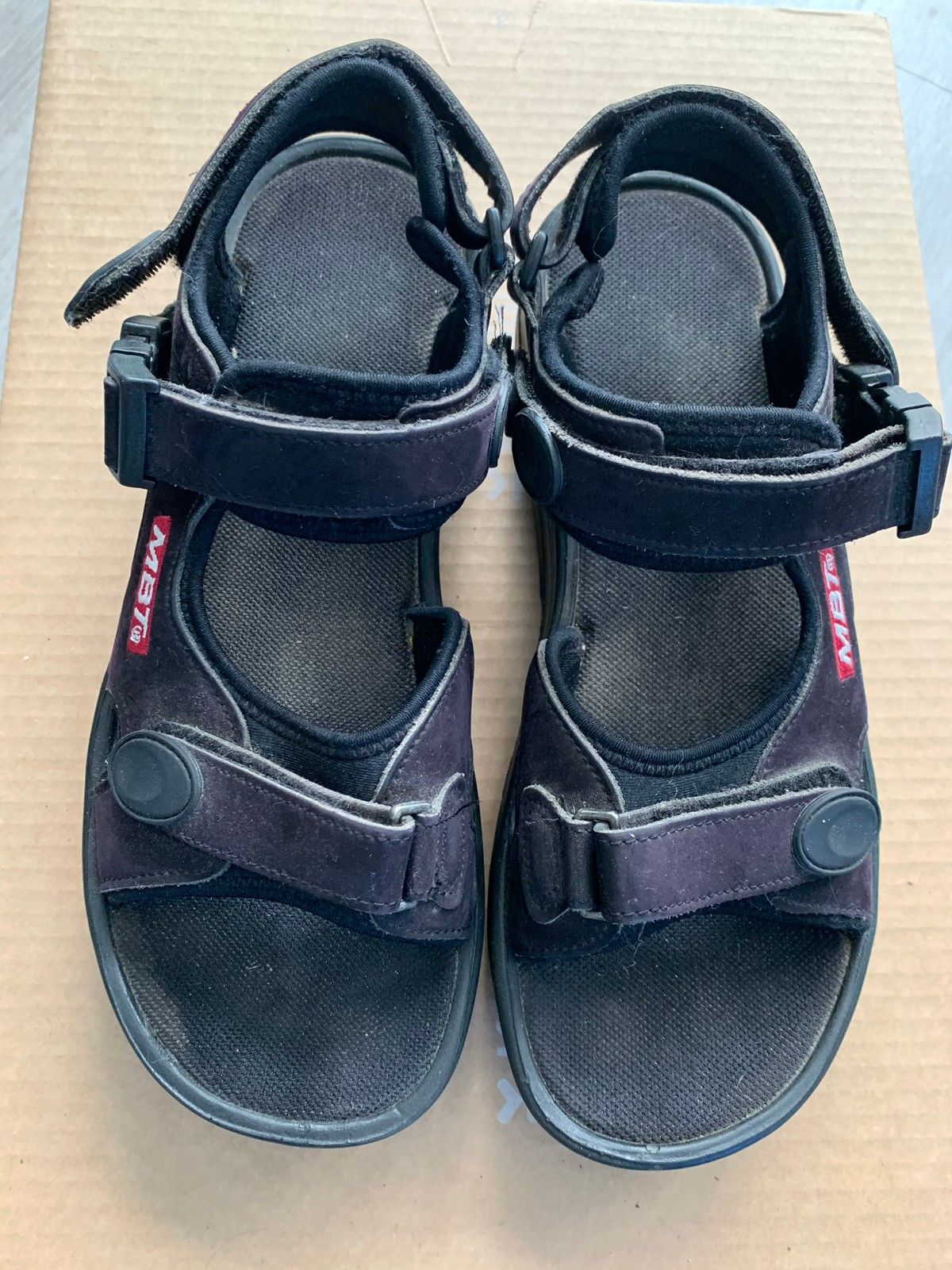 MBT sko og sandaler dame str. 42 | FINN.no Originale MBT sko, str. 42,5 NY PRIS | FINN.no
