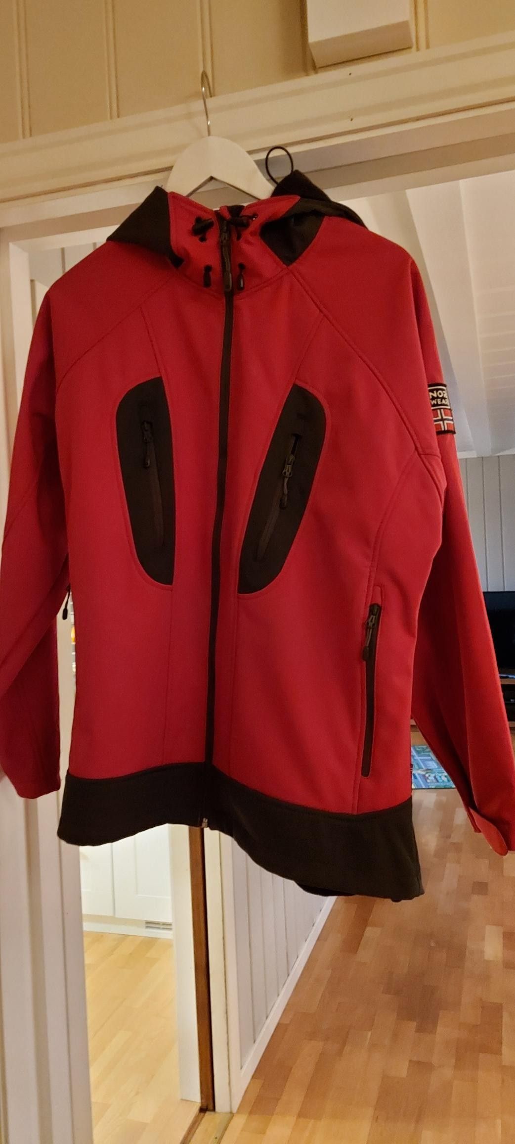 Vindjakke, merke Nor wear | FINN.no nor wear dunjakke | FINN.no