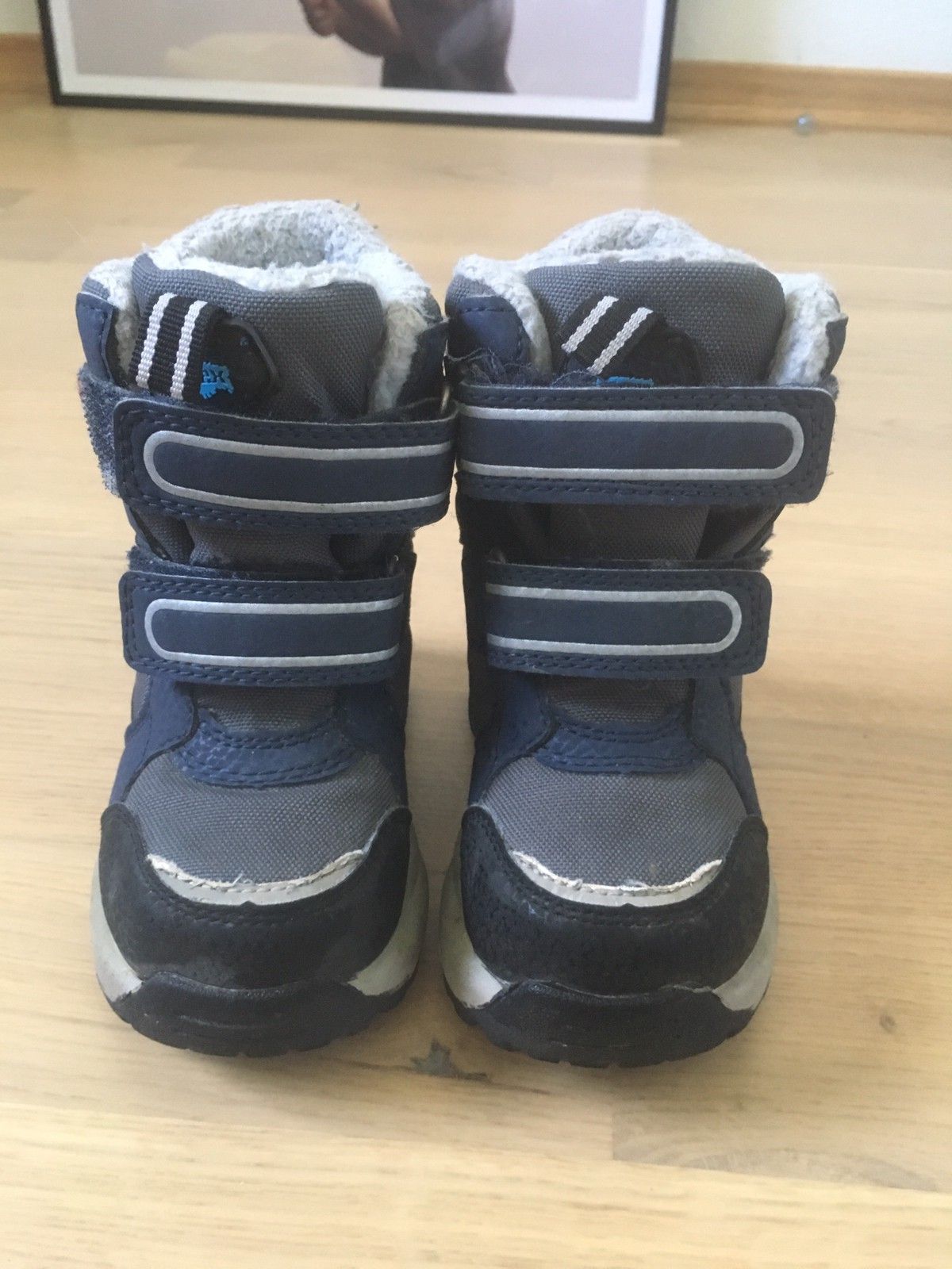 Sandaler og joggesko Kjøpe, selge og utveksle annonser de Joggesko brukt gutten er 2 år gammel. Nike sko str 24 andre