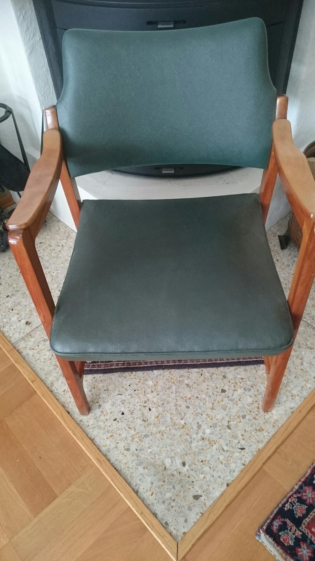 Retro stol i palisander og skinn | FINN.no Retro stol i palisander og skinn | FINN.no