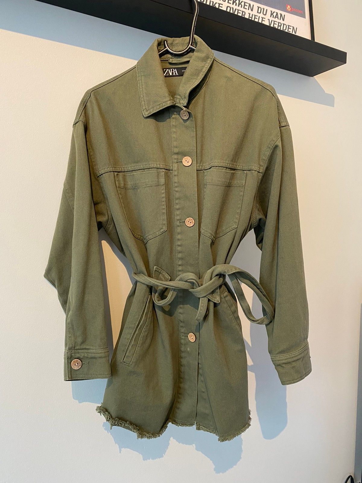 Jakke fra Zara med stor pels | FINN.no Jakke fra Zara med stor pels | FINN.no
