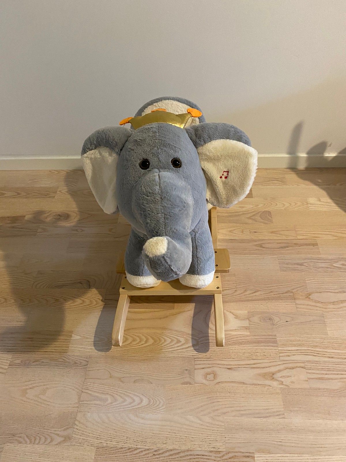 Gyngehest elefant | FINN.no Elefant puff | FINN.no