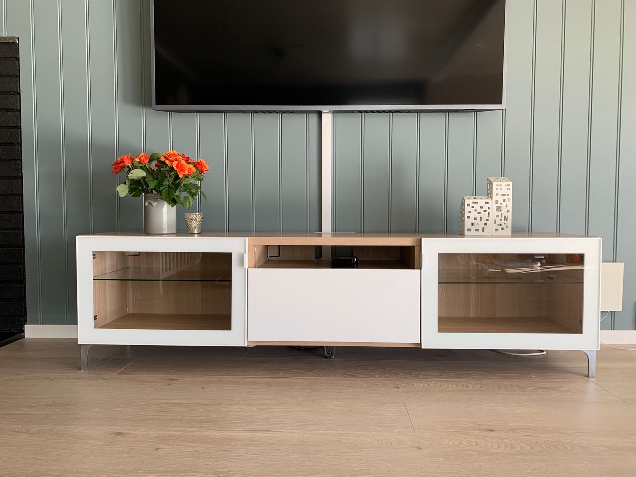 TV benk fra IKEA | FINN.no Leksvik TV benk fra Ikea | FINN.no