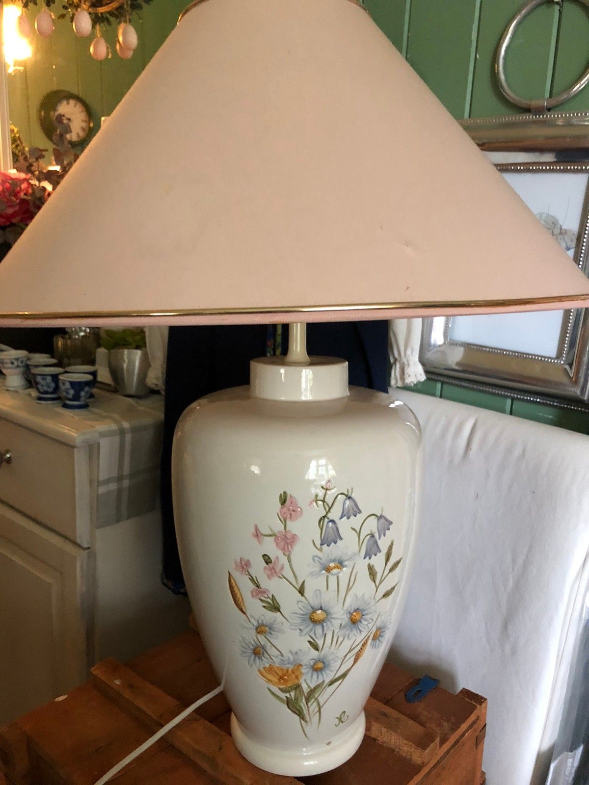 Retro lampe selges | FINN.no Fargerik lampe til salgs | FINN.no