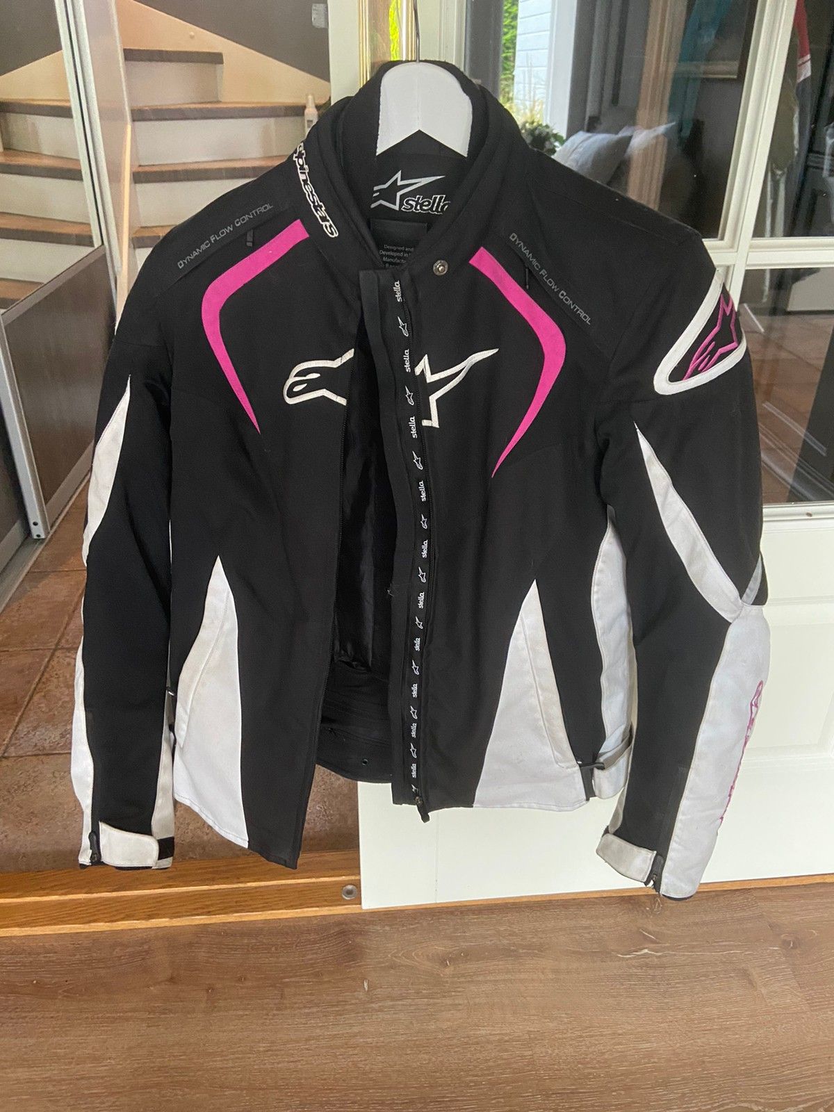 Lite brukt MC jakke og ryggskinne | FINN.no Lite brukt MC jakke og ryggskinne | FINN.no