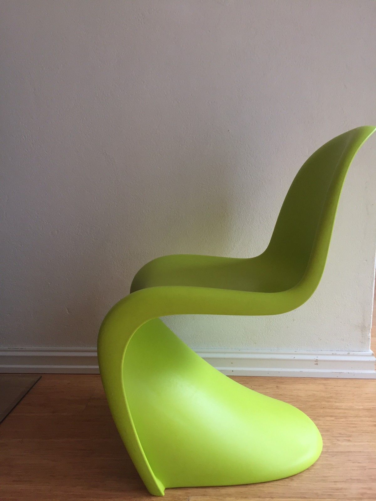 Verner Panton junior stol | FINN.no Verner Panton barnestol. Panton stol Junior. Design barnestol.