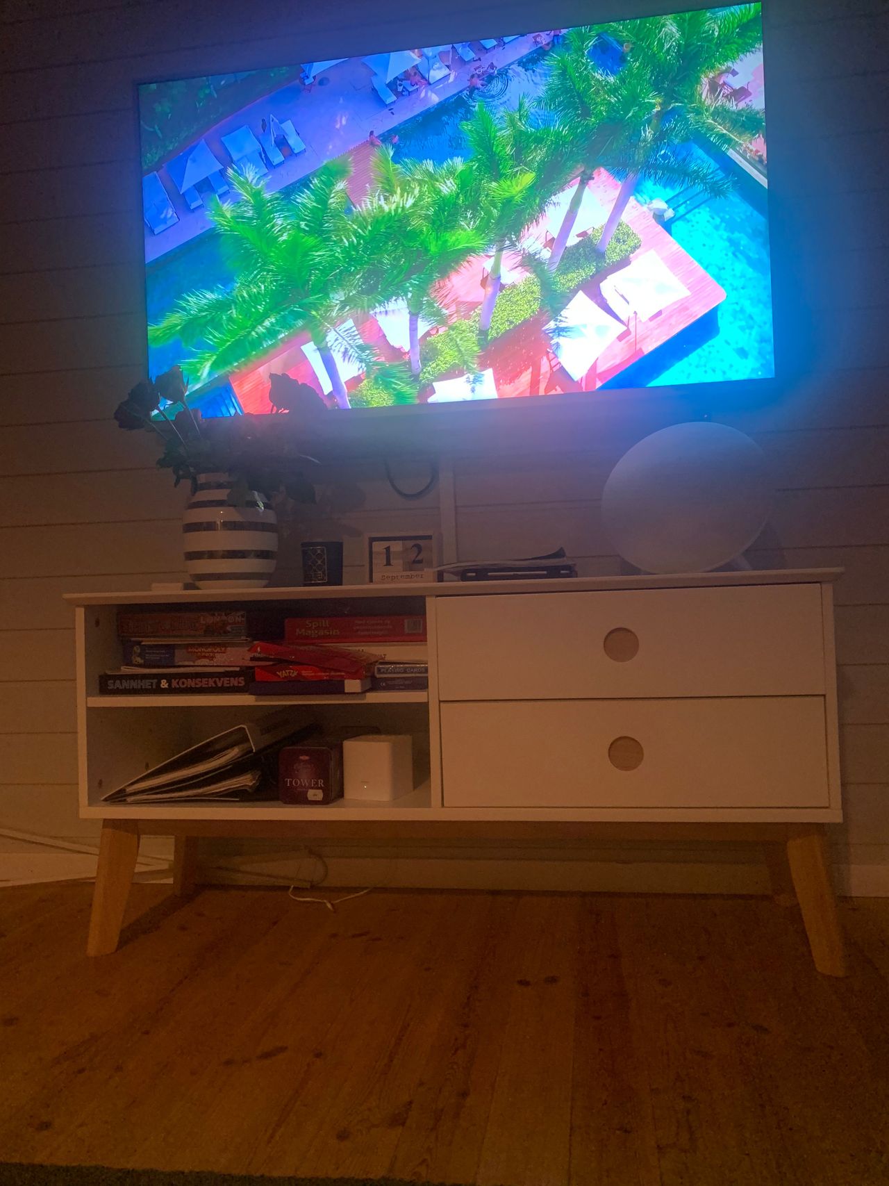 Som ny tv Kjøpe, selge og utveksle annonser finn den beste Ny tv benk med Kjøpe, selge og utveksle annonser finn den
