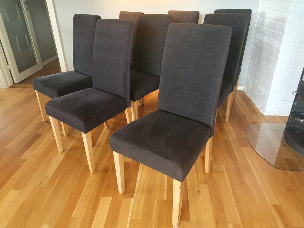 Spisestuestoler med trekk Kjøpe, selge og utveksle annonser side Home & Cottage – «Celine» spisestoler i grått stoff med grå