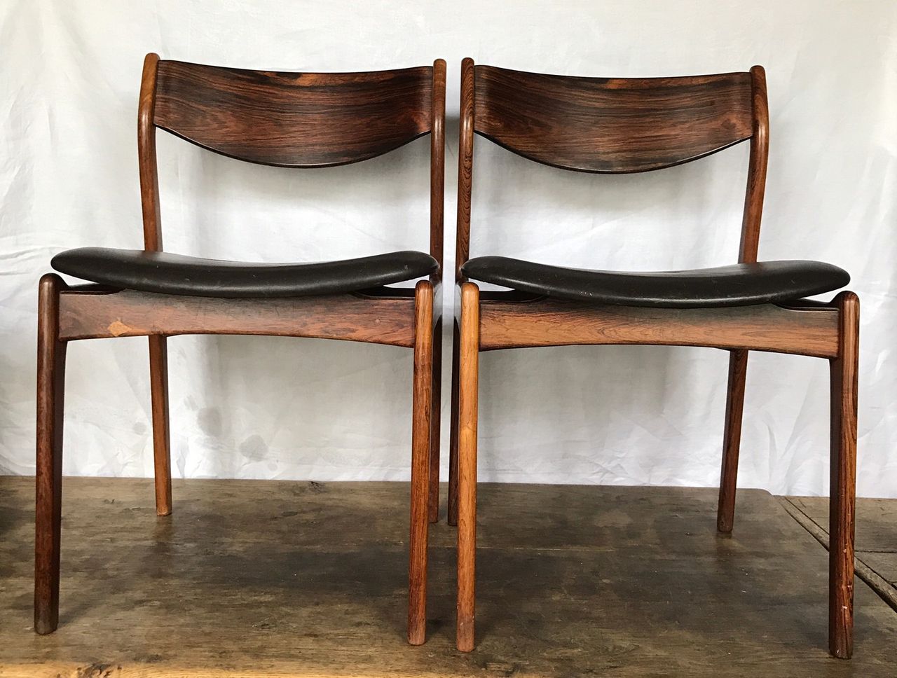 Retro stoler i palisander, sannsynlig dansk, skinn | FINN.no Retro stol i palisander og skinn | FINN.no