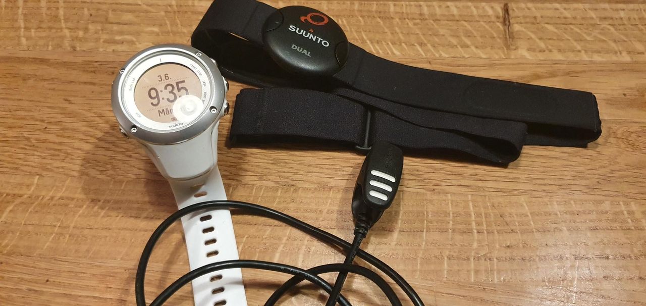 Suunto Ambit 2 S pulsklokke selges rimelig | FINN.no SUUNTO Power Lader | Milrab.no