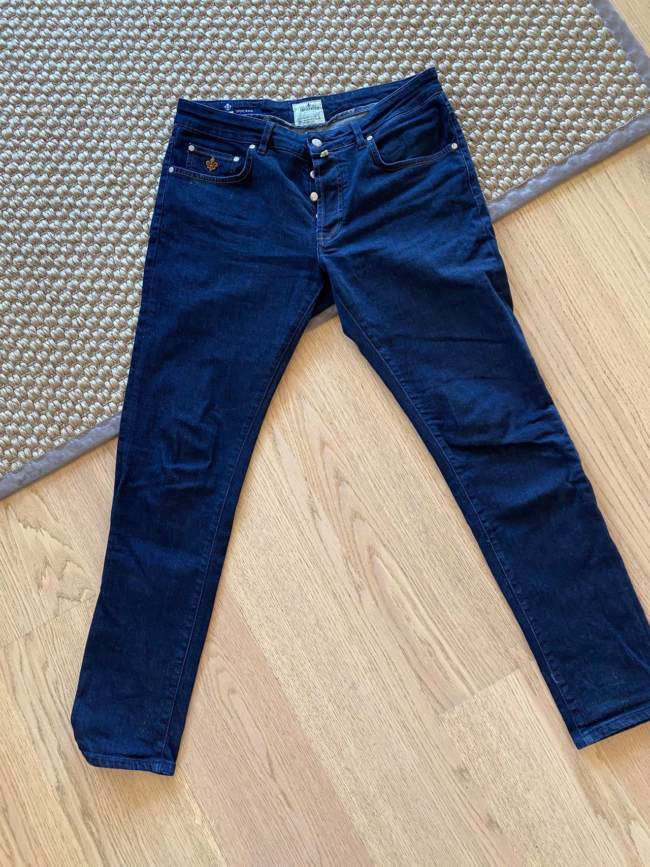 3 nye bukser selges Morris og Acne | FINN.no 3 nye bukser selges Morris og Acne | FINN.no