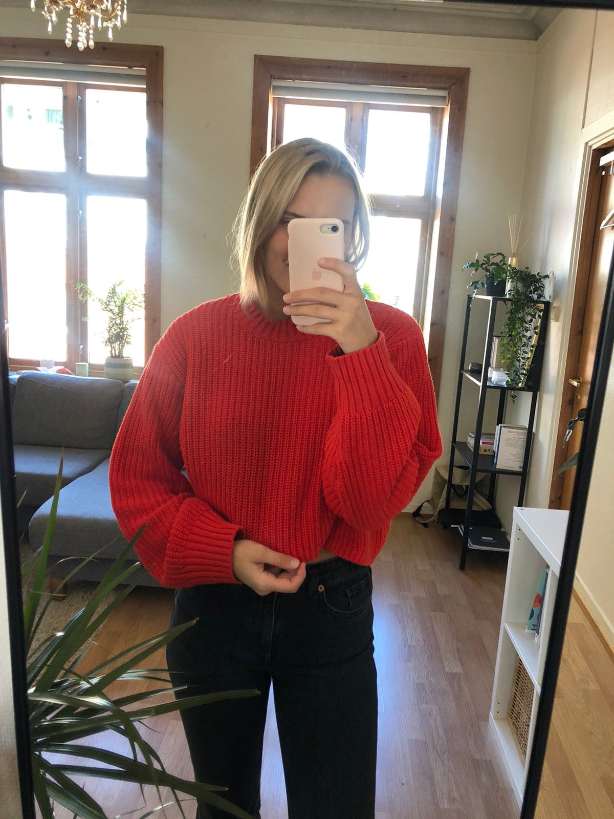 Rød genser fra Weekday | FINN.no Weekday genser | FINN.no