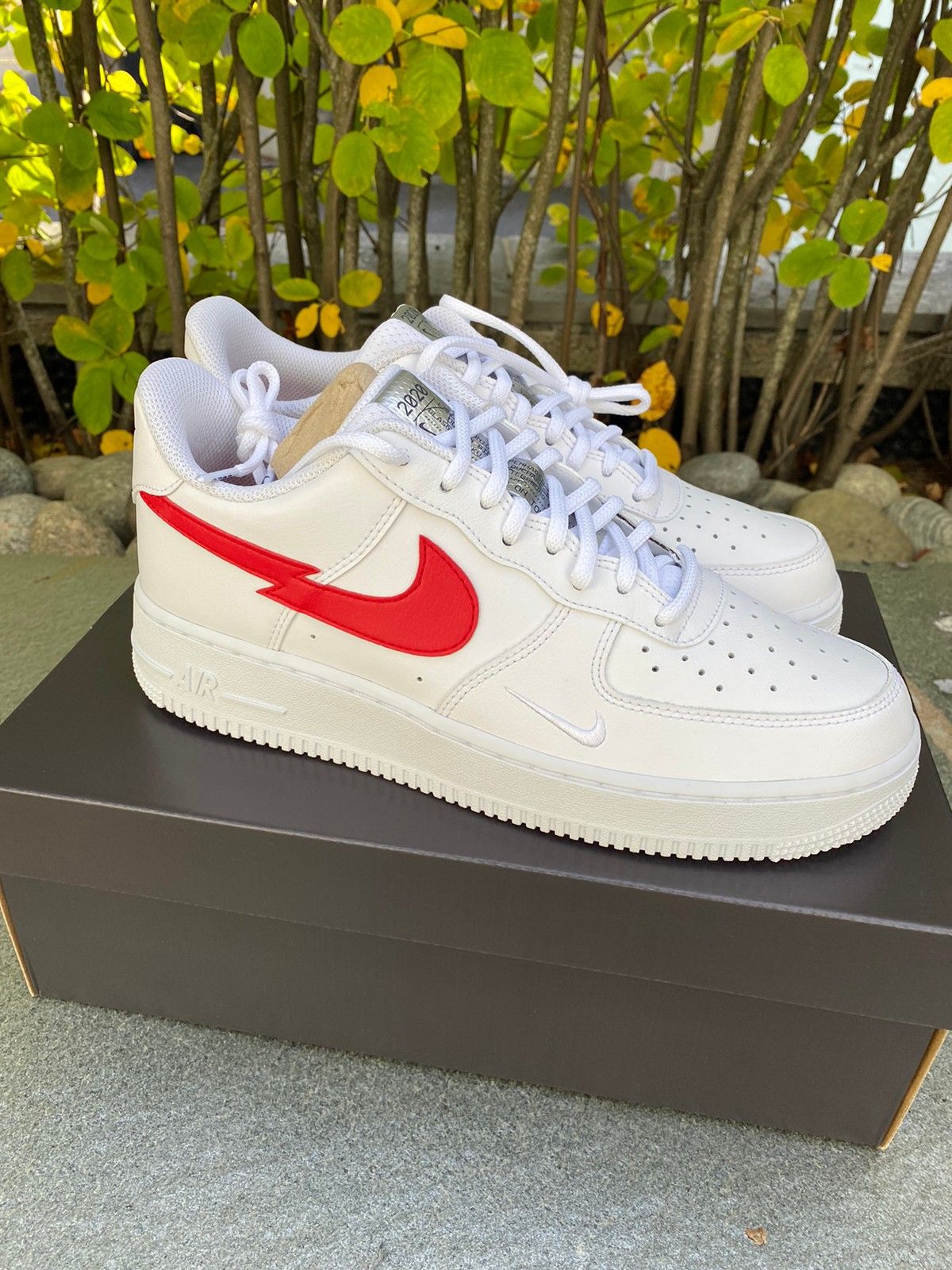 Air Force 1 LV8 Broken Swoosh (42,5) | FINN.no Nike Air Force 1 '07 str 42,5 | FINN.no