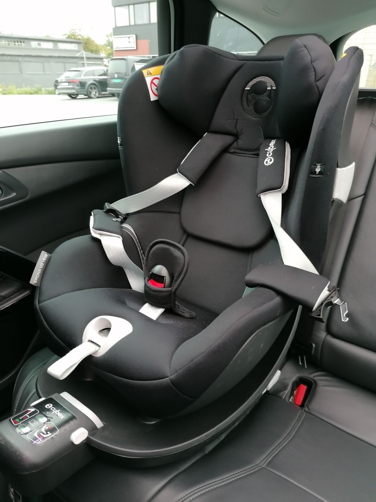 Bilstol Cybex Sirona M2 i Size. Ny pris! | FINN.no Bilstol Cybex Sirona M2 i size med isofix base og